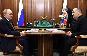 Сергей Меликов поздравил Владимира Путина с днем рождения