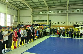 «Мы не забудем ваш подвиг!»: турнир по ушу-саньда памяти Героя России прошел в Карабудахкенте