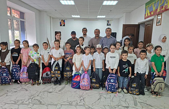 В рамках акции «Собери ребенка в школу» в Курахском районе помогли 36 семьям