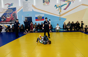 В Новолакском районе состоялся турнир по грэпплингу, посвященный участникам СВО