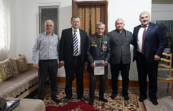 В Дубках в День Героев Отечества поздравили Героя Социалистического Труда Магомед-Запира Гереева