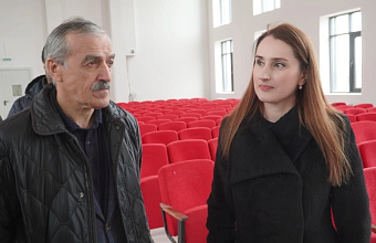 Нурбаганд Нурбагандов проверил ход ремонтно-строительных работ в школах пригородов Махачкалы