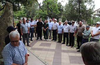 В Кизилюртовском районе почтили память сотрудников полиции, погибших в результате терактов