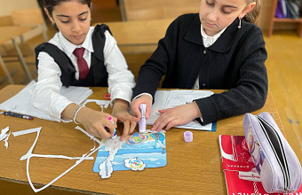 День воссоединения Крыма с Россией отметили в школах Хасавюрта