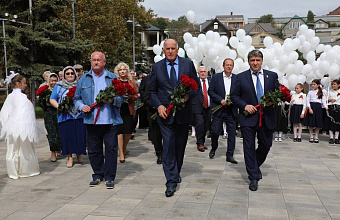 Абдулмуслим Абдулмуслимов дал старт международному гамзатовскому фестивалю «Дни Белых Журавлей» в Махачкале