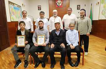 Глава Табасаранского района встретился с родителями победителей конкурса чтецов Корана
