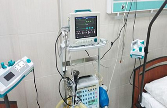 Десятилетний мальчик, пострадавший при падении автомобиля в КОР, скончался