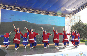 В Махачкале отметили День России фестивалем патриотической песни