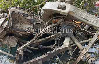 Автомобиль упал в 300-метровый обрыв в Дагестане, погиб водитель