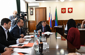 Спикер парламента Дагестана Заур Аскендеров провел личный прием граждан в Буйнакске