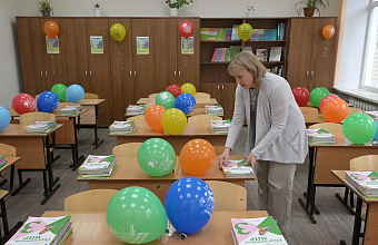 Путин поручил подготовить предложения по защите репутации педагогов