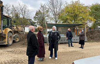 Асият Алиева проинспектировала ход строительства новой школы в поселке Белиджи