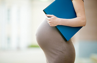 В Госдуме приняли законопроект об увеличении размера пособий по беременности женщинам, обучающимся в вузах