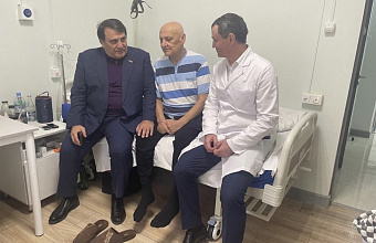 Депутат Госдумы РФ Сайгидпаша Умаханов посетил вторую РКБ Махачкалы