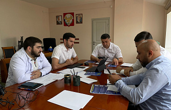 Камил Саидов провел ВКС по организации летних школ и молодежных мероприятий