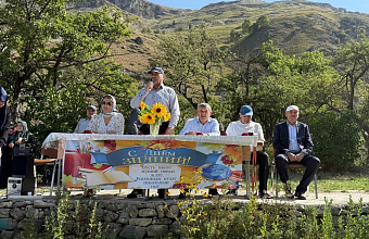 Торжественные линейки ко Дню знаний прошли в школах Ахвахского района