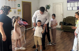 В рамках акции «Собери ребенка в школу» в Табасаранском районе оказали помощь 50 семьям