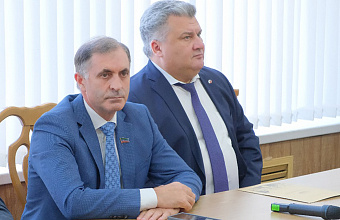 Камил Давдиев поздравил профсоюзных работников Дагестана с профессиональным праздником