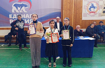 Школьница из Табасаранского района стала призером Первенства Дагестана по русским шашкам среди детей