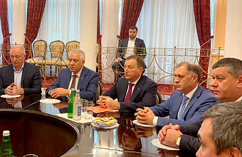 Заур Аскендеров встретился с Полномочным послом России в Азербайджане