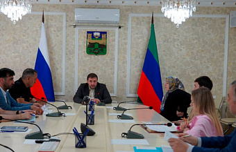 Глава Хасавюрта Корголи Корголиев провел прием граждан по личным вопросам