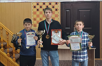 Кизилюрт принял Первенство Дагестана по шашкам