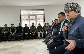 Глава Казбековского района обсудил волнующие вопросы с населением Ленинаула