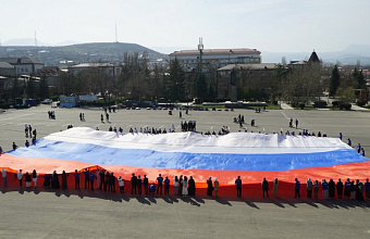 Молодогвардейцы Дагестана провели патриотический флешмоб в городе Буйнакске