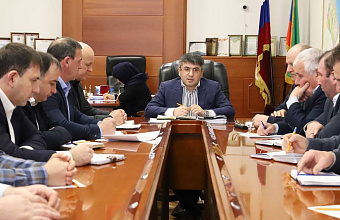 Глава Табасаранского района провел аппаратное совещание