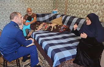 Прокурор Дагестанских Огней посетил семьи, в которых воспитываются дети с ОВЗ