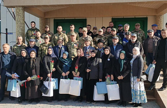 Депутат Мухтарпаша Умаханов оказал поддержку матерям погибших военнослужащих