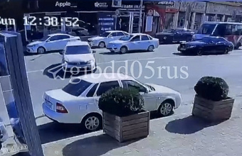 Три человека пострадали в тройном ДТП в центре Махачкалы