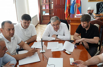 В Дагестане обработано около 8 тысяч гектаров земель против саранчи