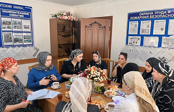 Родственники участников СВО встретились за круглым столом в Карабудахкентском центре соцобслуживания