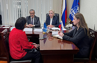 Елена Павлюченко провела прием граждан по вопросам образования