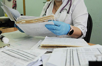 Минздрав планирует тщательнее следить за больничными россиян