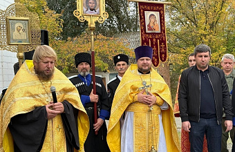 В Тарумовском храме в честь святого апостола Андрея Первозванного состоялась Божественная литургия