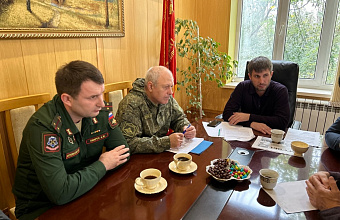 Вопросы привлечения граждан на контрактную службу обсудили в Тарумовском районе