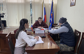 Депутат Госдумы РФ Артём Бичаев провел личный прием граждан