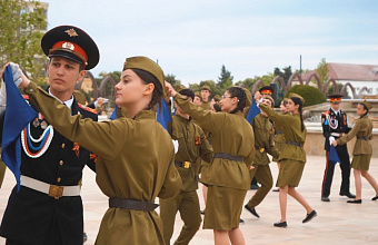 Дербент присоединился к международному танцевальному флешмобу «Эхо Побед»