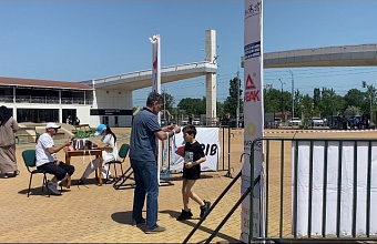 В Каспийске прошли соревнования по триатлону среди детей