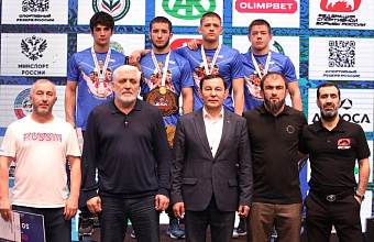 Еще две медали выиграли борцы Дагестана на Первенстве России в Грозном