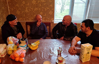 Глава Тляратинского района навестил ветерана венгерских событий Гаджи Магомеднабиева