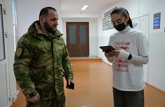 Участник СВО на избирательном участке Хасавюрта проголосовал за благоустройство общественных пространств