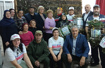 Джамаладин Гасанов помог волонтерам с материалами для изготовления маскировочных сетей участникам СВО