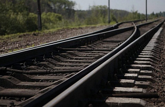 Пассажирский поезд насмерть сбил мужчину в Дагестане