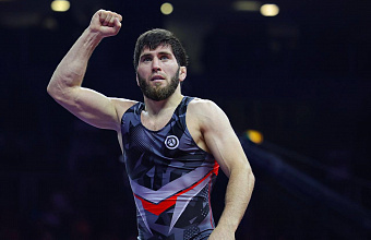 Меликов поздравил дагестанских борцов с медалями Чемпионата мира