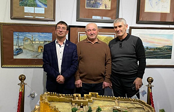 В Дербенте состоялся дебют художника Батырмурзы Батырмурзаева