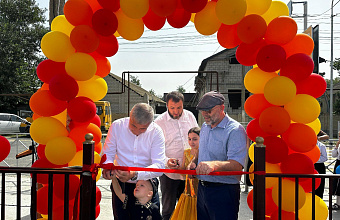 В сёлах Аверьяновка и Вперед открылись новые детские игровые площадки