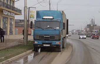 Улицы Махачкалы освободили от незаконно припаркованных грузовиков